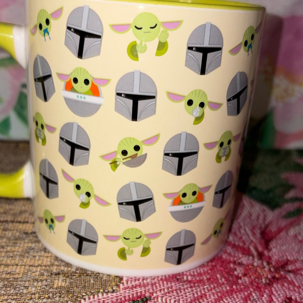Star Wars Green and White Character Mug - Picture 4 of 5
